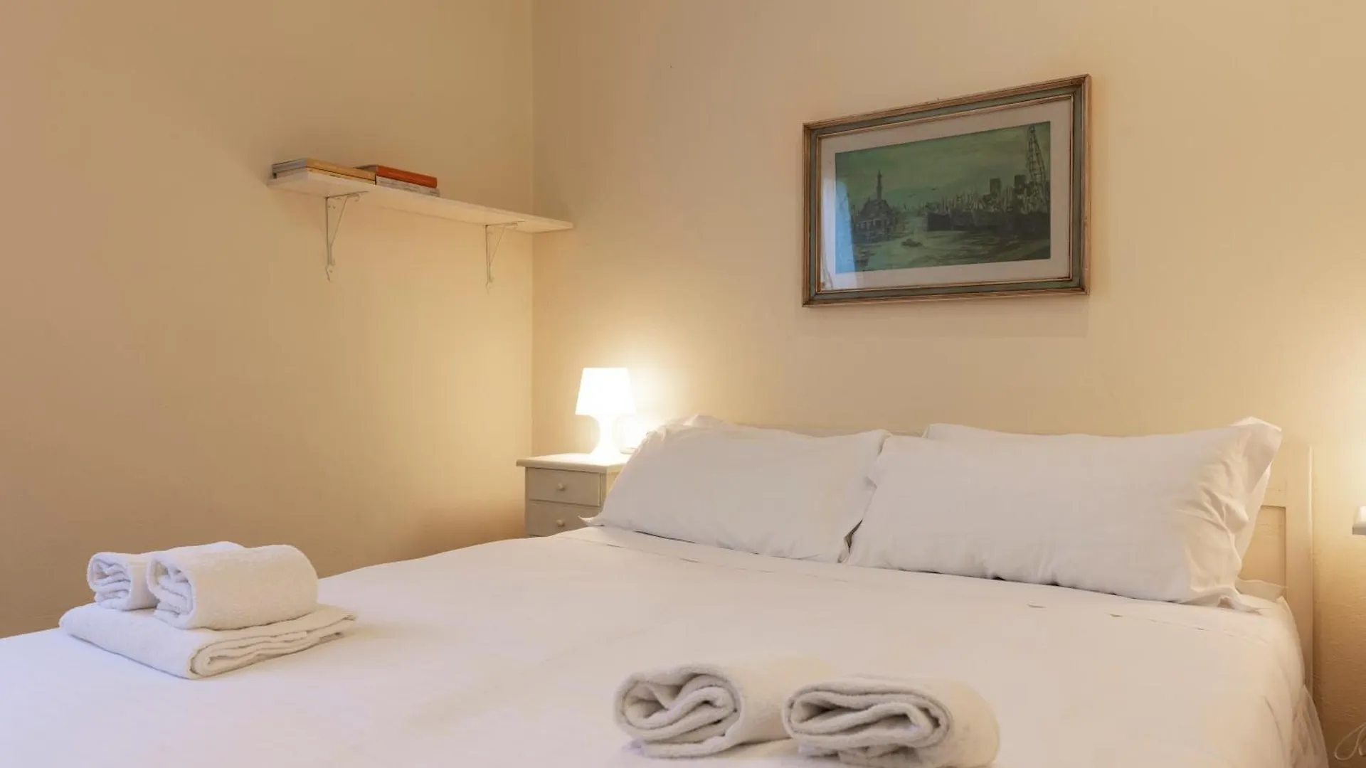 Sweet San Frediano Apartment Florenz