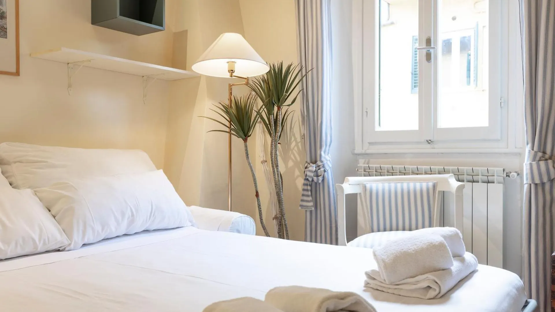 Sweet San Frediano Apartment Florence